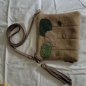 Cross body purse. Wool&Spice 7 by 7 with 23" strap.